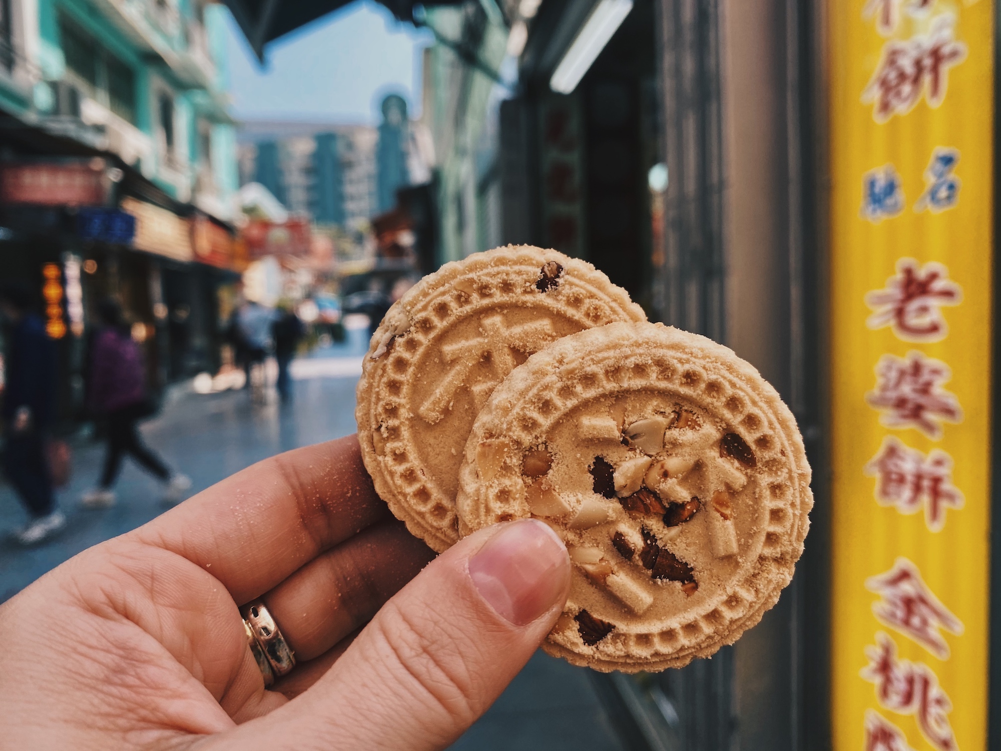 almond-cake-cookie-taipa-village-macau-lifestyle-chinese-pastries