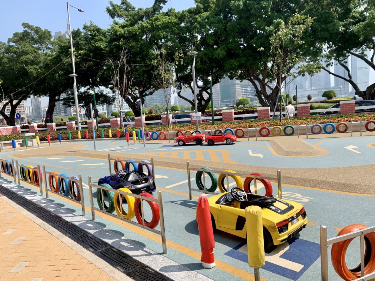 Chunambeiro playground electric car race track