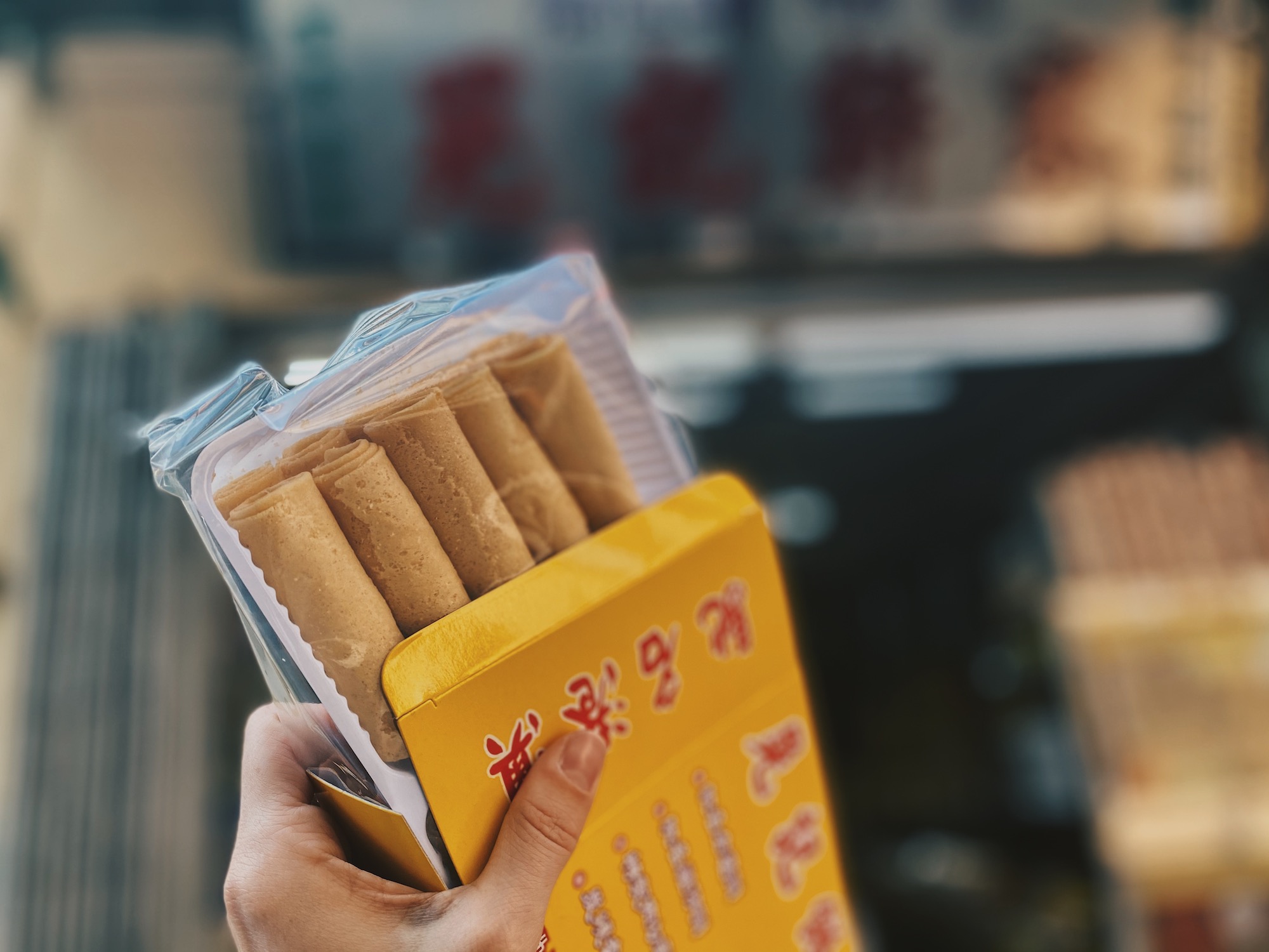 egg-rolls-taipa-village-macau-lifestyle-chinese-pastries