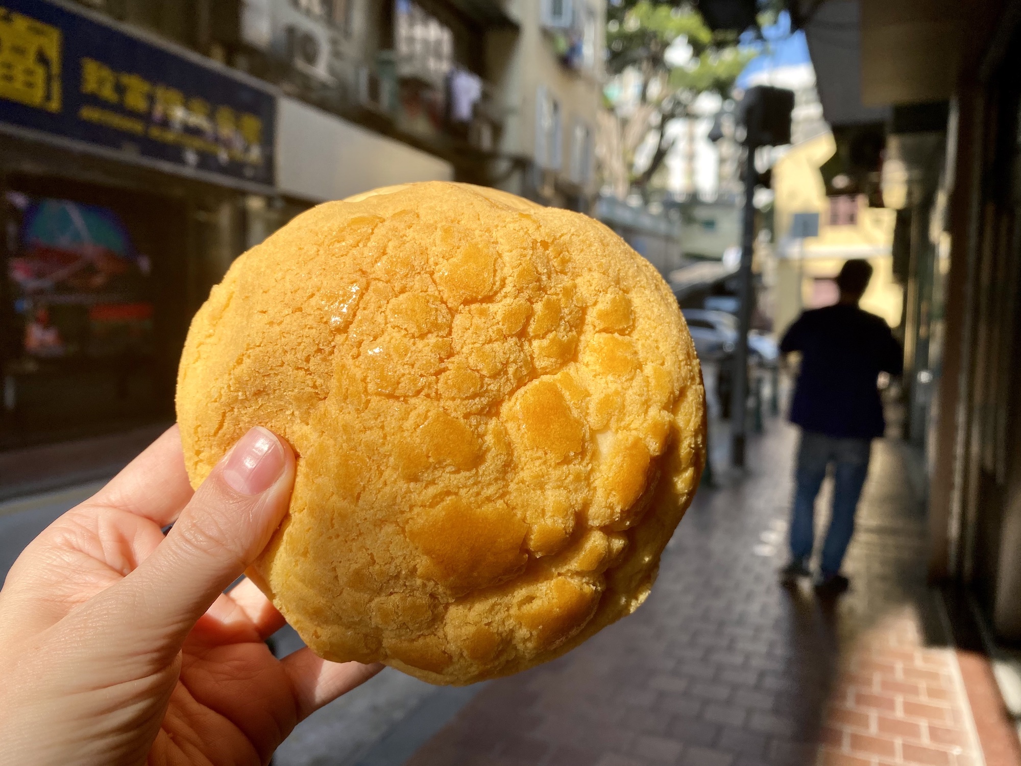 pineapple bun macau lifestyle chinese pastries